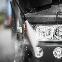Vrachtwagens wassen